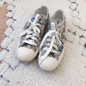 Converse Floral Tapestry Chuck Taylor Low Tops